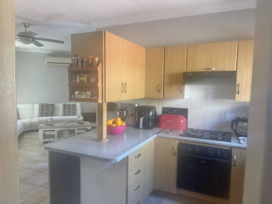 To Let 3 Bedroom Property for Rent in Melodie North West